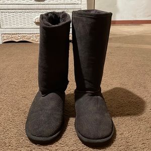 Bearpaw boots
